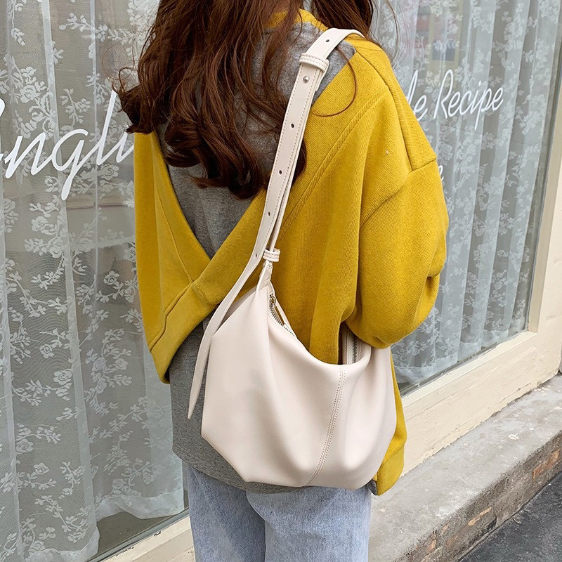 Женская сумка-пельмень с рюшам – обзор и цена Luxury Bags Affordable